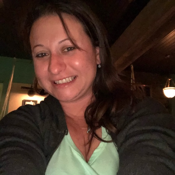 Meet your Posher, Victoria - Picture 1 of 6